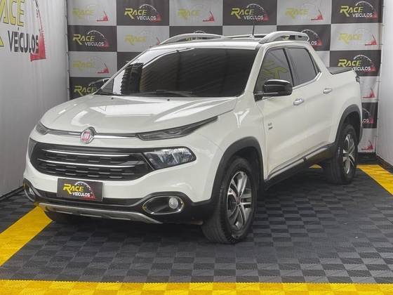 FIAT TORO 2.0 16V TURBO DIESEL VOLCANO 4WD AT9 FIAT TORO 2.0 16V TURBO DIESEL VOLCANO 4WD AT9